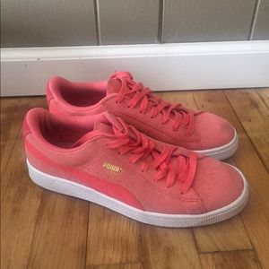 Puma suedes